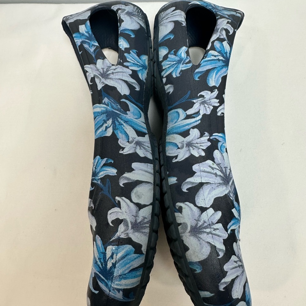 CROCS Women's Black Sienna Floral Flats with Blue Purple & White Blossoms - Picture 4 of 9